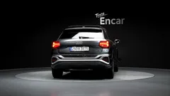 2023 Audi Q2 35 TDI Premium, серый — фото 4