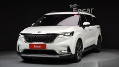 2021 Kia Canival Gasoline 7-Seater Signature, белый — фото 1
