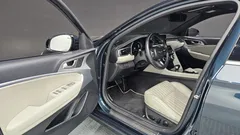 2021 Genesis G70 Gasoline 2.0T 2WD, синий — фото 10