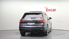2022 Audi Q7 55 TFSI Quattro Premium — фото 4