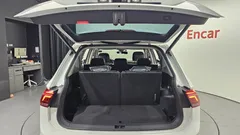 2023 Volkswagen Tiguan 2.0 TSI Prestige, белый — фото 20