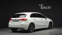 2023 Mercedes-Benz A-Class A220 Hatchback — фото 2