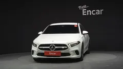 2023 Mercedes-Benz A-Class A220 Hatchback — фото 3
