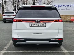 2022 Kia Carnival Diesel 9-Seater Prestige — фото 4