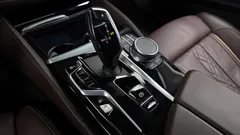 2022 BMW 5-Series 530e M Sport — фото 9