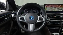 2022 BMW 5-Series 530e M Sport — фото 13