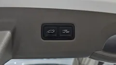 2022 Kia Carnival Gasoline 9-Seater Hi-Limousine — фото 20