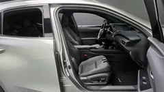 2021 Lexus UX 2.0 AWD, серо-серебристый — фото 10