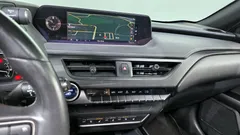 2021 Lexus UX 2.0 AWD, серо-серебристый — фото 14