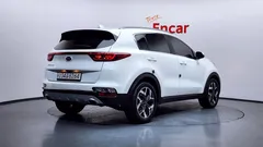 2021 Kia Sportage Diesel 2.0 2WD, белый — фото 2