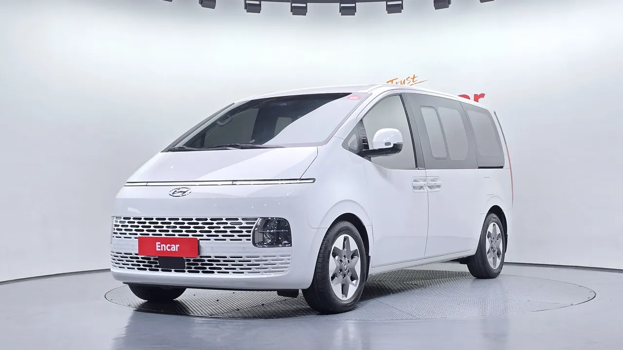 2023 Hyundai Staria 4WD Tourer 9-Seater