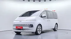 2023 Hyundai Staria 4WD Tourer 9-Seater — фото 1