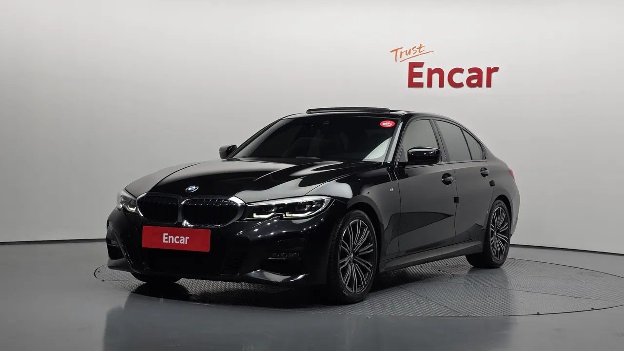 2022 BMW 3-Series 320i M Sport