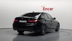 2022 BMW 3-Series 320i M Sport, чёрный — фото 2