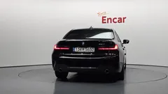 2022 BMW 3-Series 320i M Sport, чёрный — фото 4
