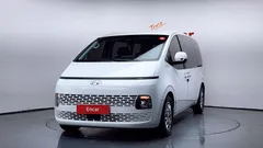 2023 Hyundai Staria 4WD Tourer 9-Seater — фото 1