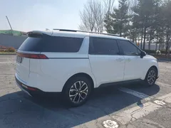 2023 Kia Carnival Diesel 9-Seater Prestige — фото 5