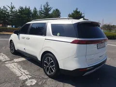 2023 Kia Carnival Diesel 9-Seater Prestige — фото 7
