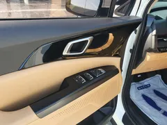 2023 Kia Carnival Diesel 9-Seater Prestige — фото 9
