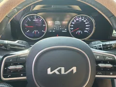 2023 Kia Carnival Diesel 9-Seater Prestige — фото 16