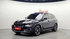 2022 BMW X5 xDrive 30d xLine, серый — фото 1