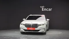 2021 BMW 7-Series 740Li xDrive Design Pure Excellence, белый — фото 3
