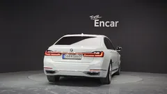 2021 BMW 7-Series 740Li xDrive Design Pure Excellence, белый — фото 4