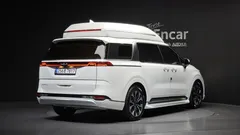 2023 Kia Carnival Diesel 9-Seater Hi-Limousine — фото 2