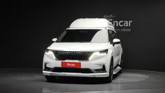 2023 Kia Carnival Diesel 9-Seater Hi-Limousine — фото 3