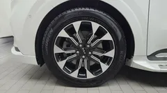2023 Kia Carnival Diesel 9-Seater Hi-Limousine — фото 5