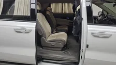 2023 Kia Carnival Diesel 9-Seater Hi-Limousine — фото 12