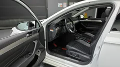 2021 Volkswagen Passat 2.0 TDI Prestige, белый — фото 10