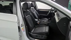 2021 Volkswagen Passat 2.0 TDI Prestige, белый — фото 12