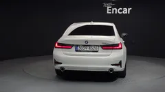 2022 BMW 3-Series 320d Luxury — фото 4