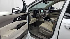 2022 Kia Carnival Diesel 9-Seater Hi-Limousine, белый — фото 10