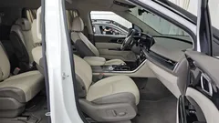 2022 Kia Carnival Diesel 9-Seater Hi-Limousine, белый — фото 11