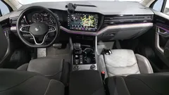2023 Volkswagen Touareg 3.0 TDI Prestige, белый — фото 7
