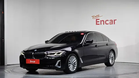 2022 BMW 5-Series 520i Luxury