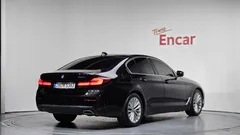 2022 BMW 5-Series 520i Luxury — фото 2