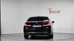 2022 BMW 5-Series 520i Luxury — фото 4