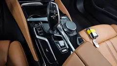 2022 BMW 5-Series 520i Luxury — фото 9