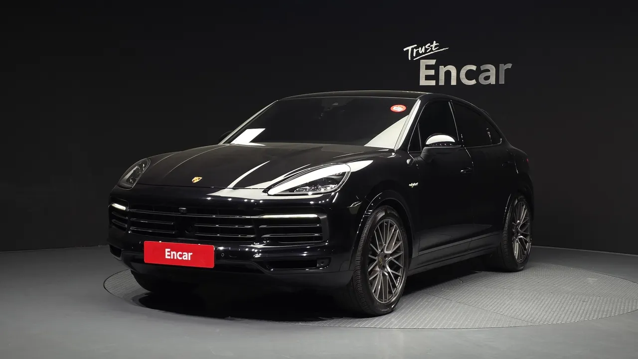 2022 Porsche Cayenne 3.0 E-Hybrid Coupe