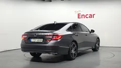 2022 Honda Accord 2.0 Hybrid Touring, серый — фото 2