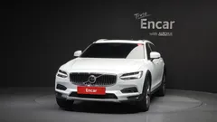 2021 Volvo V90 B5 Pro AWD, белый — фото 3