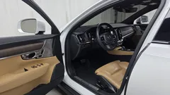 2021 Volvo V90 B5 Pro AWD, белый — фото 10