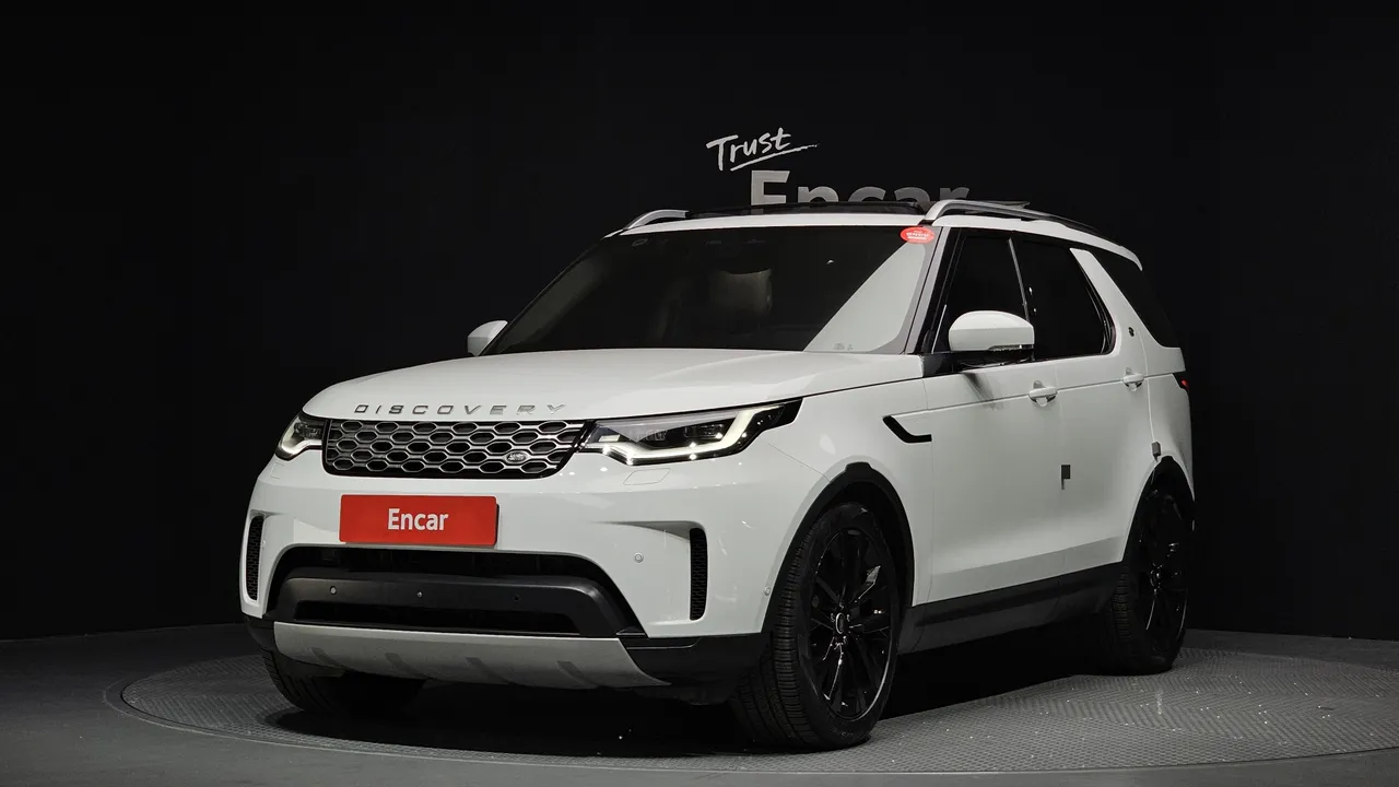 2022 Land Rover Discovery D250 SE