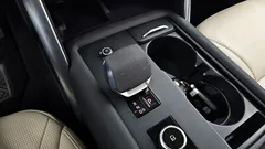 2022 Land Rover Discovery D250 SE, белый — фото 9