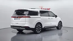 2022 Kia Carnival Diesel 9-Seater Noblesse — фото 2