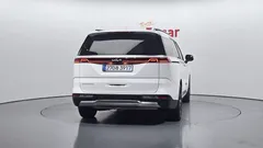 2022 Kia Carnival Diesel 9-Seater Noblesse — фото 4