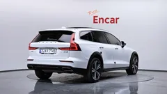 2021 Volvo V60 B5 Pro AWD, белый — фото 2